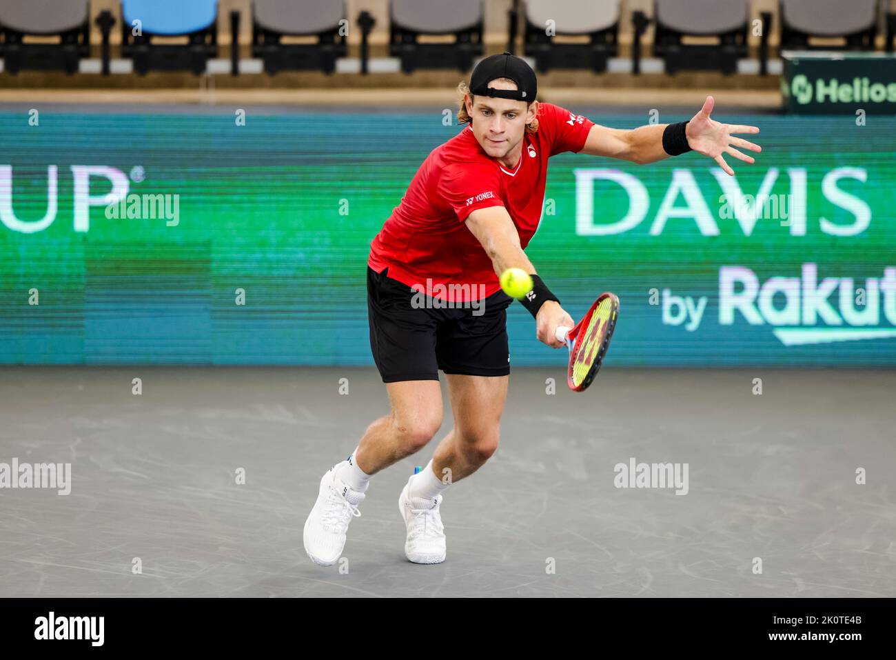 Hambourg, Allemagne, 13th septembre 2022. Le Zizou Bergs belge est en action lors du match de groupe entre la Belgique et l'Australie lors de la finale de la coupe Davis 2022 à Hambourg, en Allemagne. Crédit photo: Frank Molter/Alamy Live News Banque D'Images