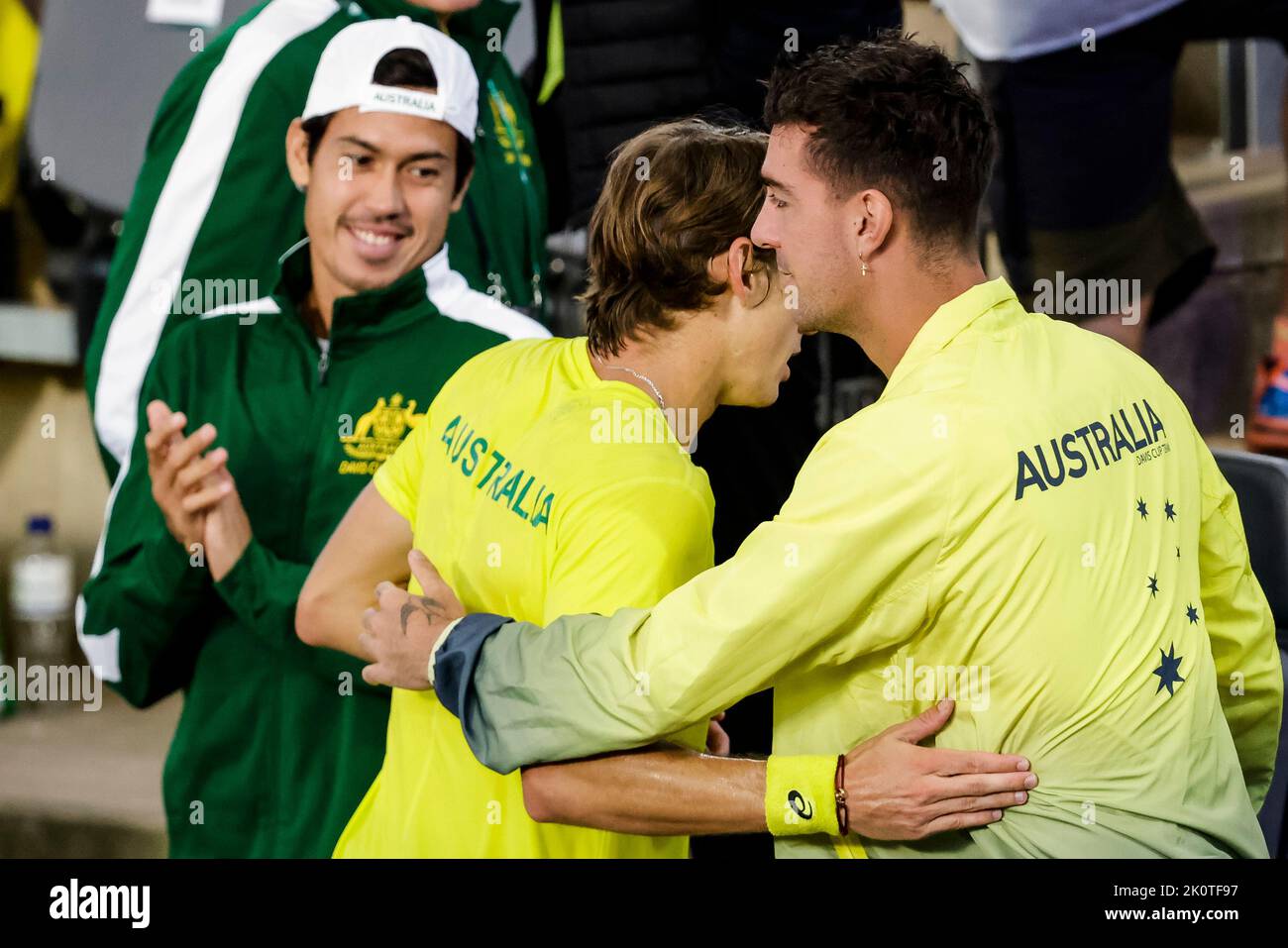 Hambourg, Allemagne, 13th septembre 2022. L'australien Jason Kubler, Alex de Minaur et Thanasi Kokkinakis se réunissent lors du match de groupe entre la Belgique et l'Australie lors de la finale de la coupe Davis 2022 à Hambourg, en Allemagne. Crédit photo: Frank Molter/Alamy Live News Banque D'Images