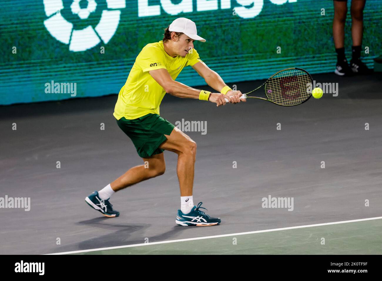 Hambourg, Allemagne, 13th septembre 2022. Alex de Minaur est en action lors du match de groupe entre la Belgique et l'Australie lors de la finale de la coupe Davis 2022 à Hambourg, en Allemagne. Crédit photo: Frank Molter/Alamy Live News Banque D'Images