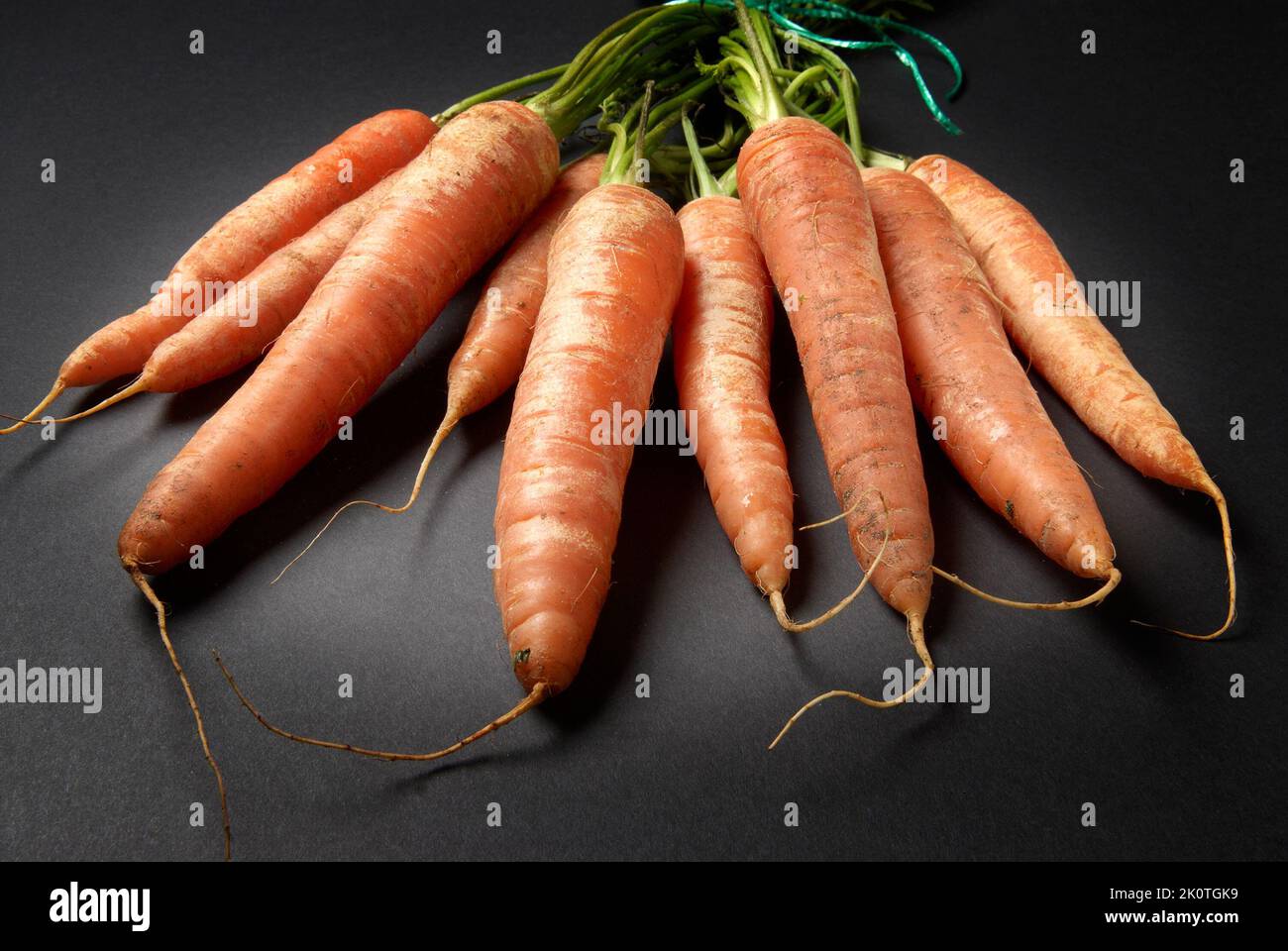 Un tas de carottes biologiques Banque D'Images