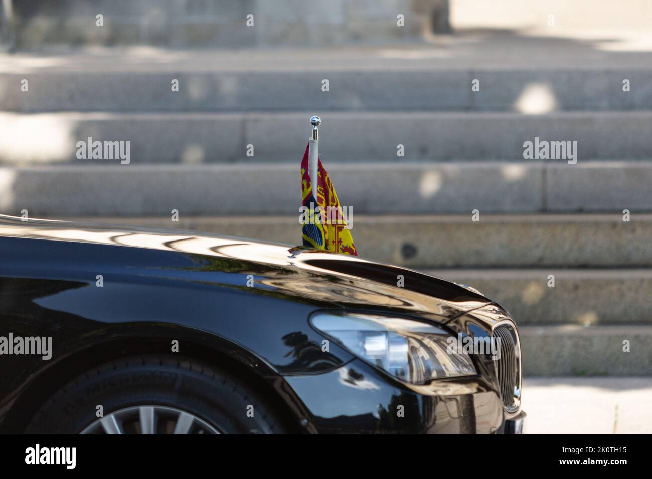 Belfast, Royaume-Uni. 13th septembre 2022. Le roi Charles III et la reine Consort assistent à un service de réflexion pour le décès de sa Majesté la reine Elizabeth II crédit: Bonzo/Alamy Live News Banque D'Images