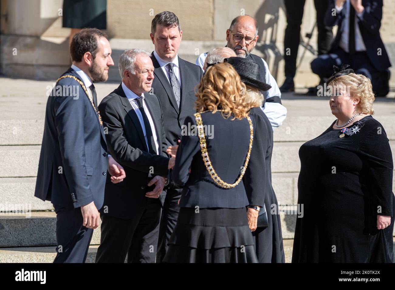 Belfast, Royaume-Uni. 13th septembre 2022. Dignatries arrive pour le service de réflexion pour le décès de sa Majesté la reine Elizabeth II Credit: Bonzo/Alay Live News Banque D'Images