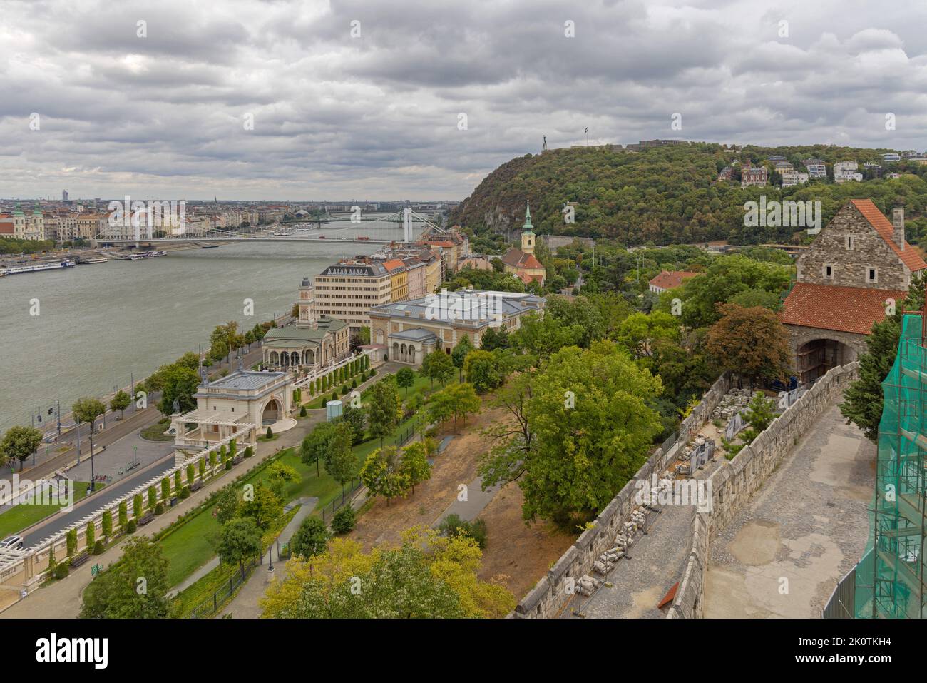 Pont Elisabeth sur le Danube à Budapest Hongrie été Banque D'Images