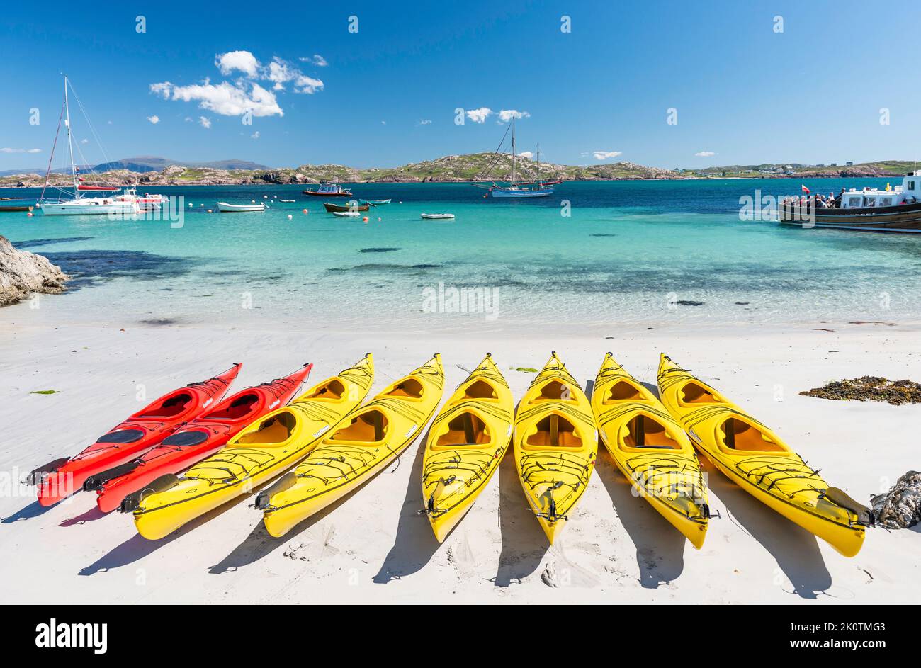 Kayaks sur White Sand Beach Iona Ecosse Banque D'Images