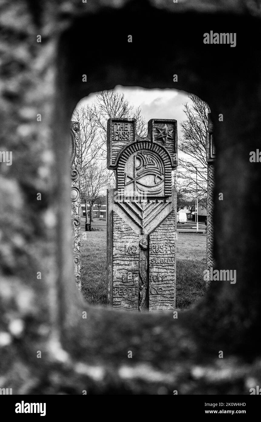 New Town Art, 'The Henge' une sculpture en béton à Pitteuchar, Glenrothes, Fife, Écosse. Banque D'Images