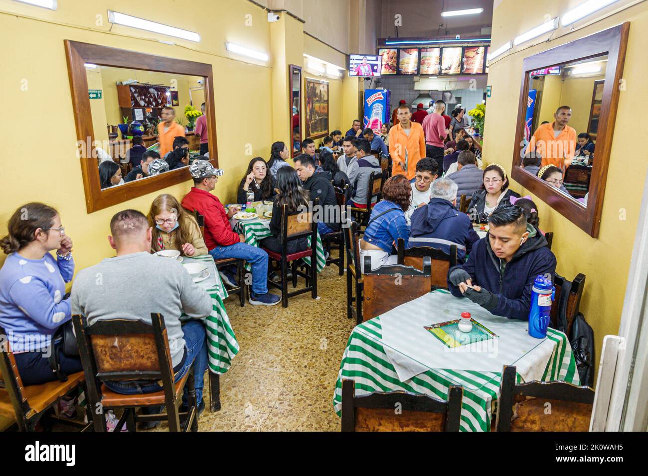 Bogota Colombie, la Candelaria Centro Historico centre historique de la vieille ville centre Calle 12, restaurant restaurants dîner manger dehors décontracté c Banque D'Images