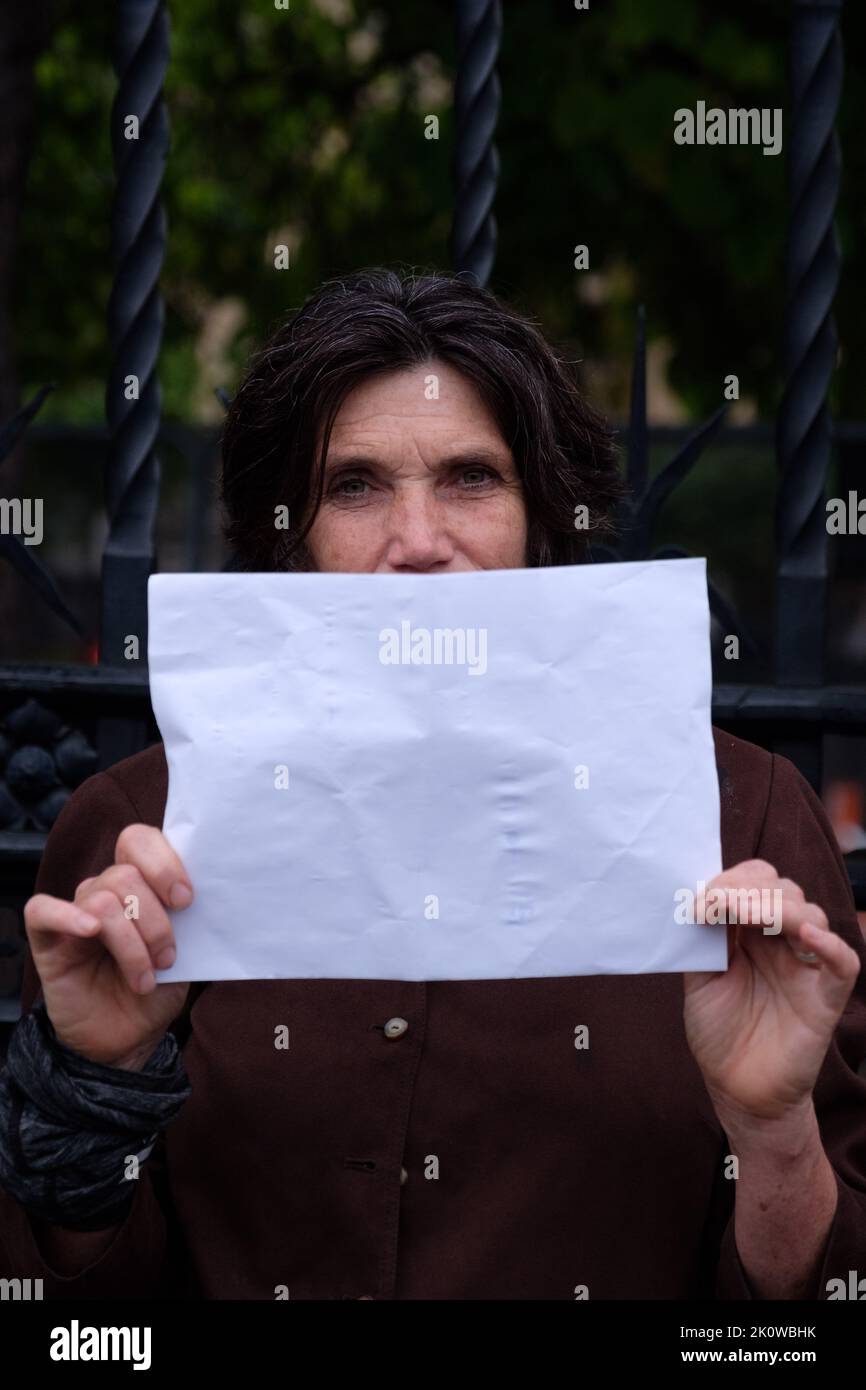 Londres, Royaume-Uni. 13 SEPTEMBRE 2022. Les manifestants anti-monarchie se réunissent à l'extérieur de la Chambre du Parlement. Crédit: Joao Daniel Pereira crédit: Joao Daniel Pereira/Alay Live News Banque D'Images