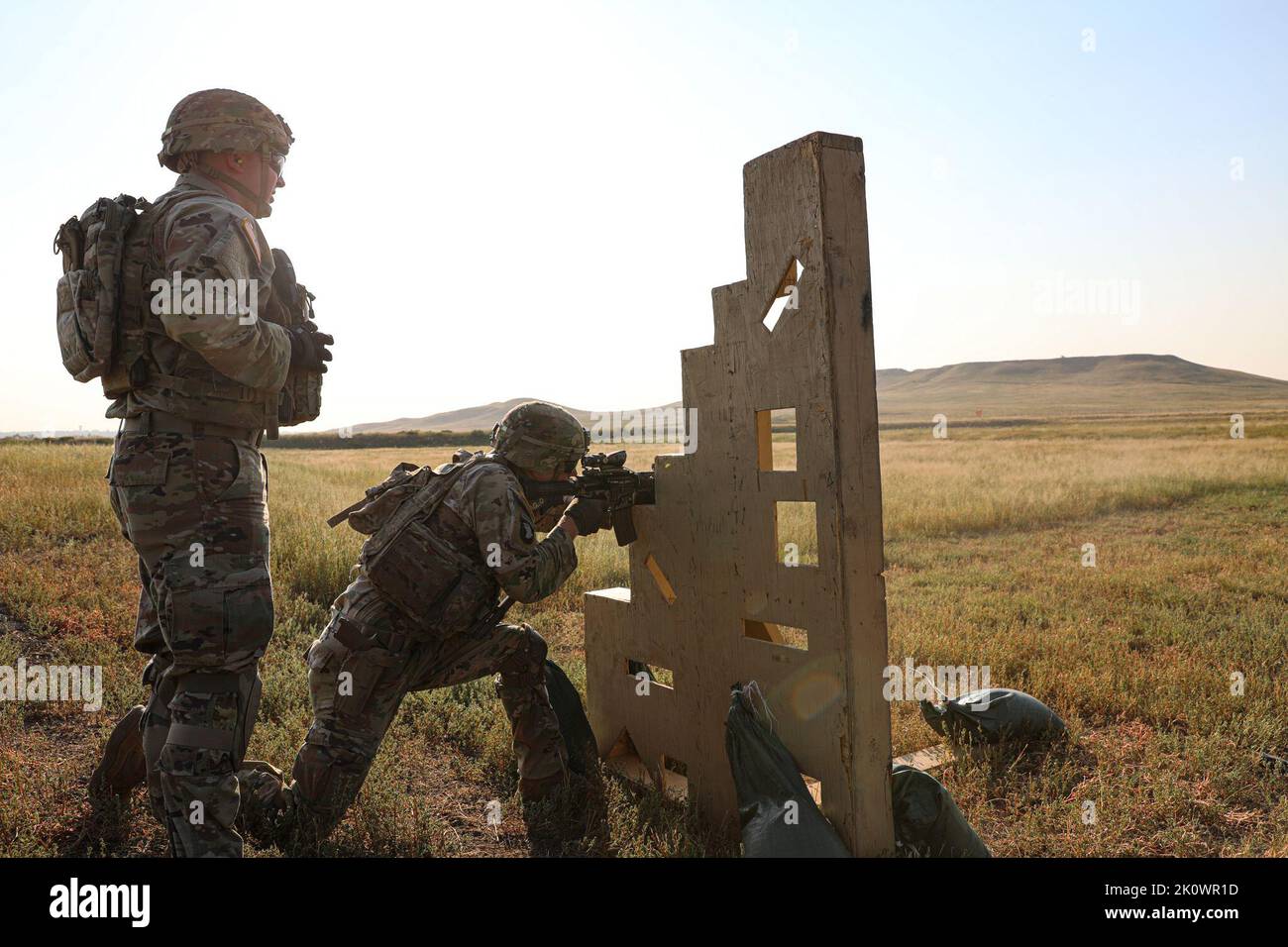 2nd le soldat de l'équipe de combat de la Brigade Stryker tire une cible lors de la fusillade de stress de la Brigade le 8 septembre. À fort Carson. 1st Bataillon 12th Régiment d'infanterie domine la gamme et remporte la compétition. Banque D'Images