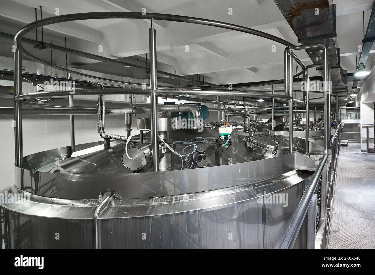 Réservoir en acier inoxydable pour produits laitiers fermentés Banque D'Images