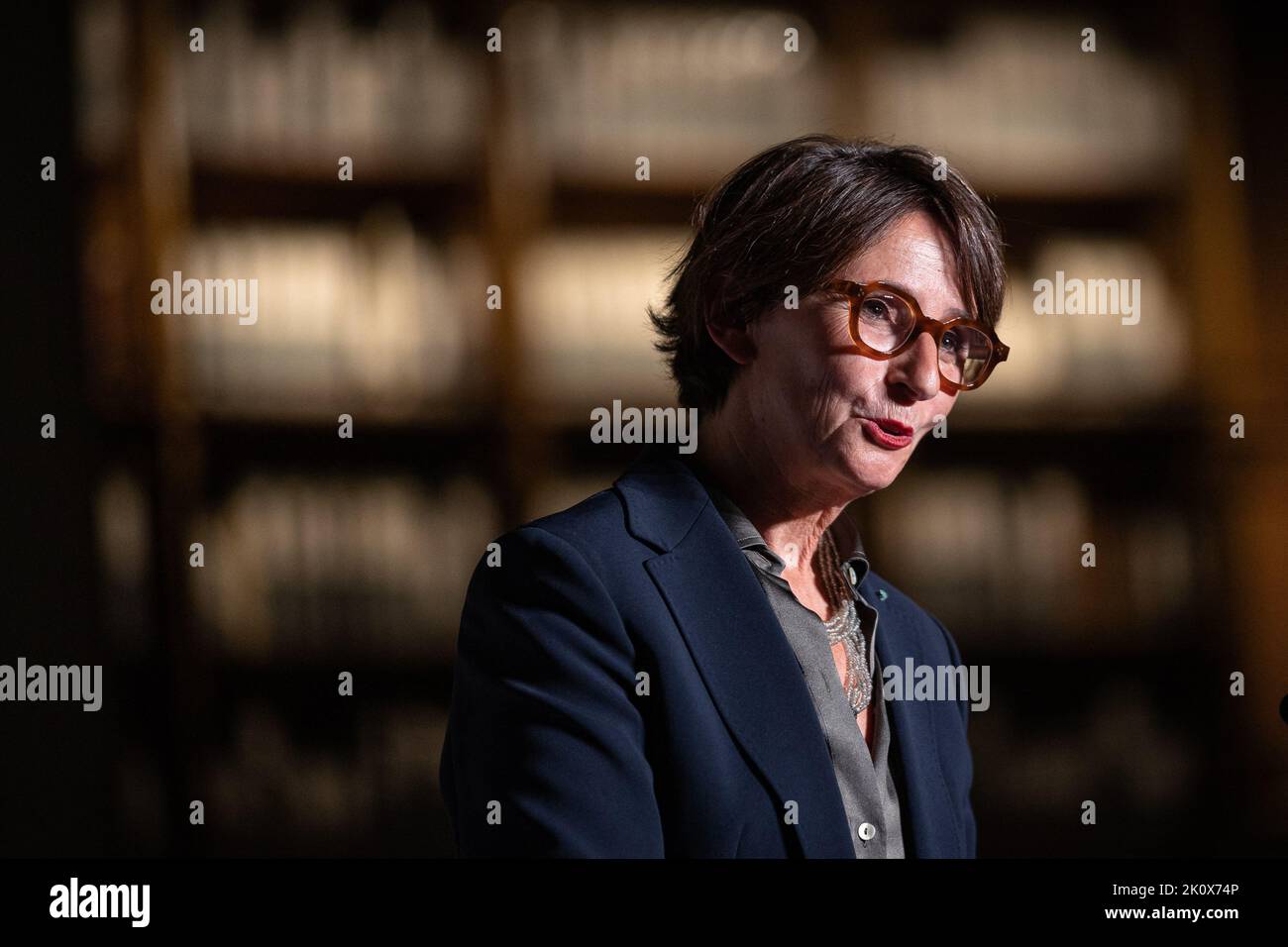 Le Président de la BNF, Laurence Engel, parle après une visite au musée de la Bibliothèque nationale de France (Bibliothèque nationale) récemment rénovée à Paris avant la réouverture du site Richelieu de la Bibliothèque nationale de France sur 17 septembre 2022 après plus de dix ans de rénovation. Photo par Aurelien Morissard/ABACAPRESS.COM Banque D'Images