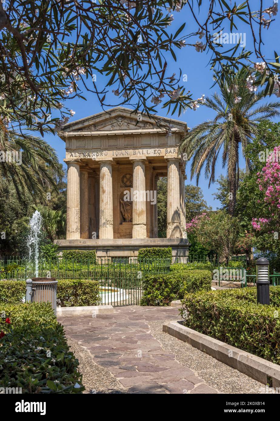 Monument Sir Alexander ball dans les jardins de la Valette du Bas-Barrakka. Banque D'Images