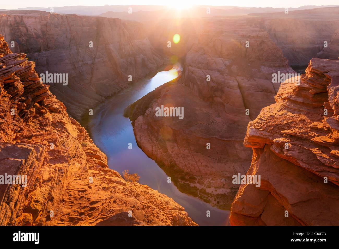 Horseshoe Bend au-dessus du fleuve Colorado émeraude au coucher du soleil, page, Arizona, États-Unis Banque D'Images