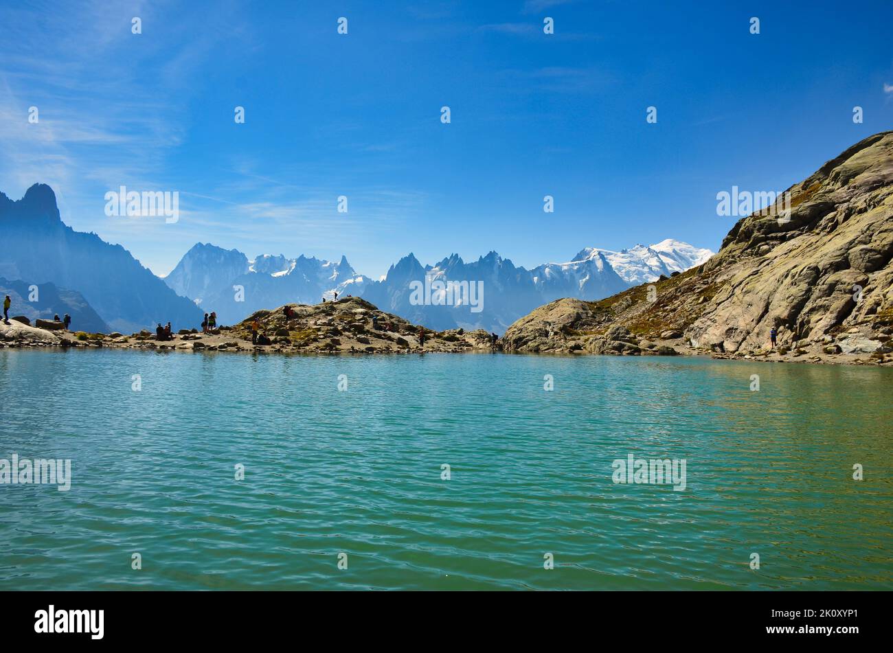 Belle vue du lac blanc au massif du mont blanc dans les alpes françaises. Destination pour la randonnée. Aiguilles von Chamonix Banque D'Images