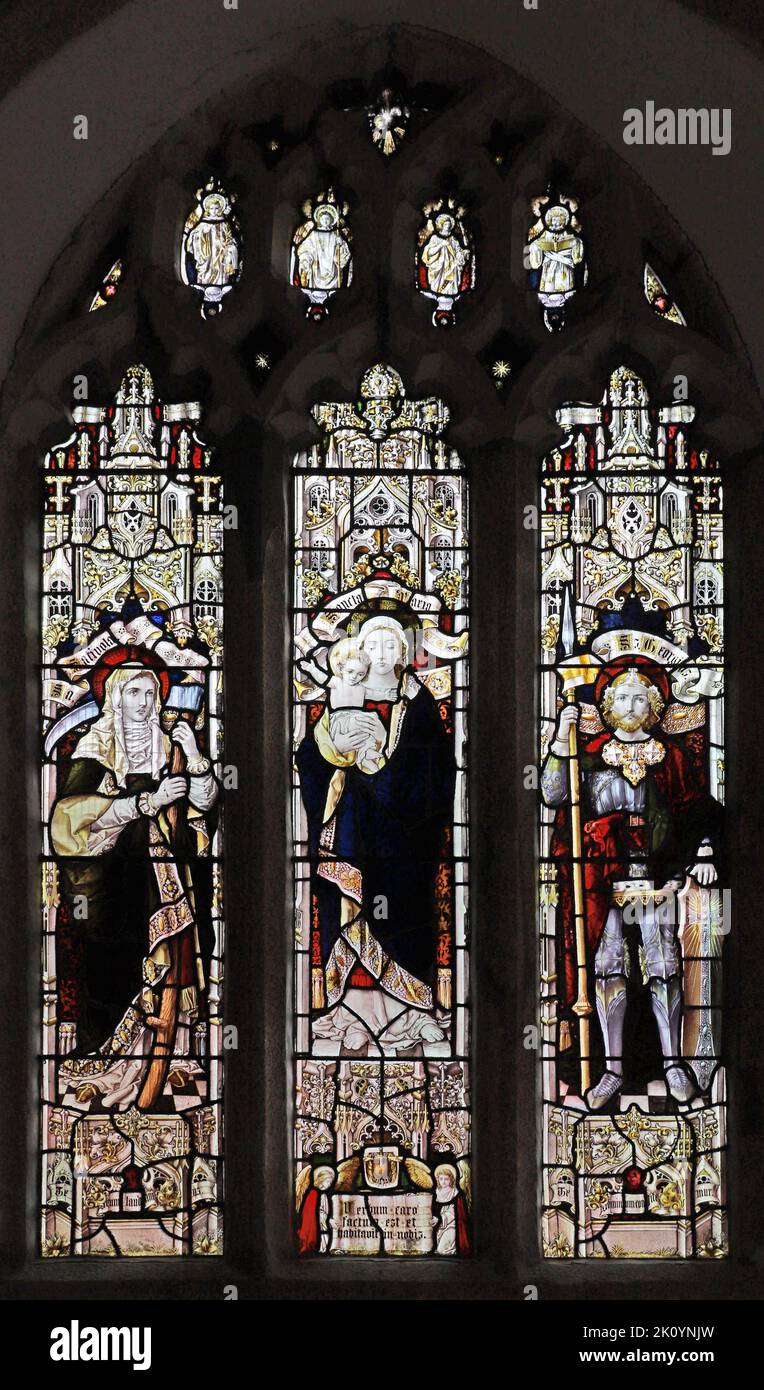 Vitraux de Percy Bacon & Brothers représentant SS Sativola & George avec la Sainte Vierge Marie et enfant, église St Sidwell, LanEast, Co Banque D'Images