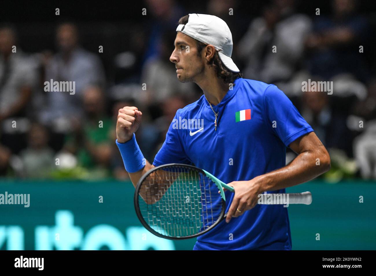 Lorenzo Musetti (Italie) contre la Croatie. Finale de la coupe Davis, Groupe A (Bologne) Banque D'Images