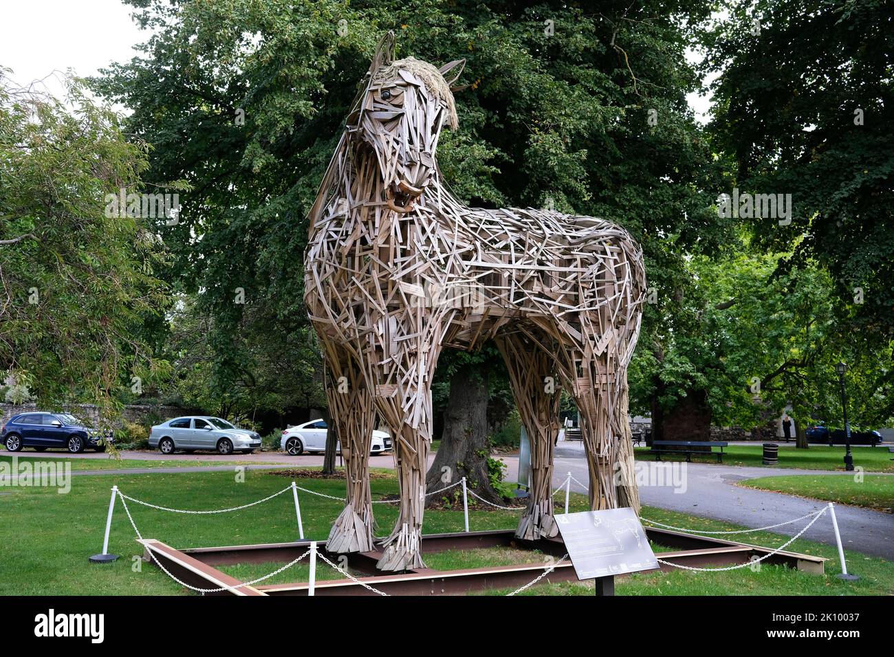 Décoration cheval en bois 48 cm COLIMA