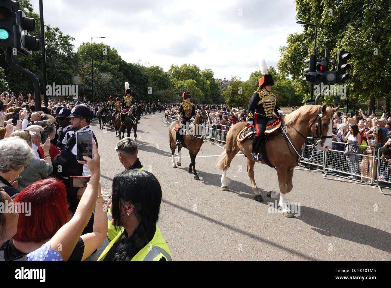 Westminster, Londres, Royaume-Uni. 14th septembre 2022. La troupe de Rois Royal Horse Artillery Voyage à Hyde Park pour leur hommage cérémonial 38 canon pendant la procession cortege de HRH Reine Elizabeth ll crédit: Motofoto/Alay Live News crédit: Motofoto/Alay Live News Banque D'Images