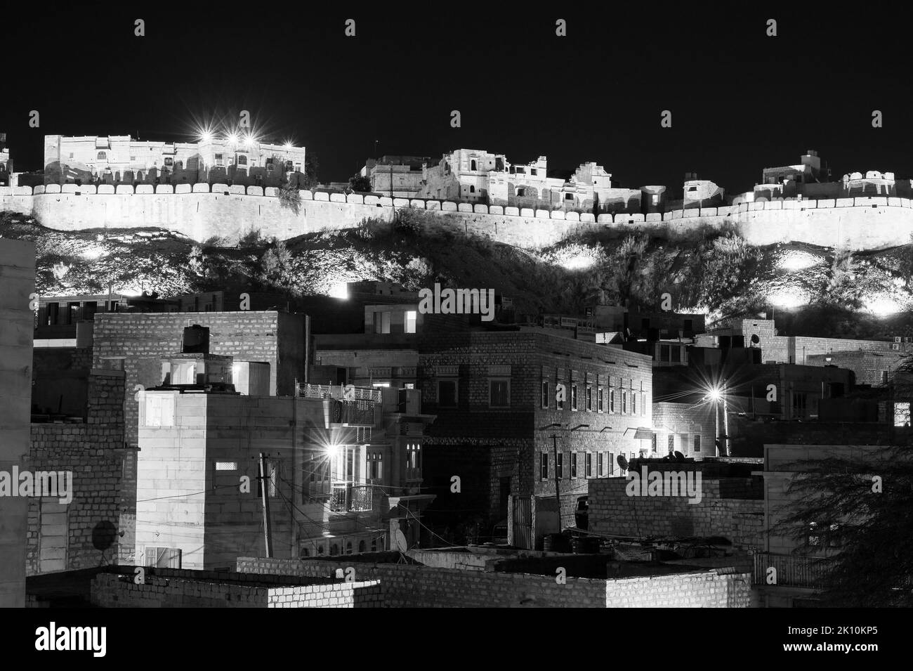 Jaisalmer,Rajasthan,Inde - 14 octobre 2019 : image nocturne du célèbre fort Jaisalmer ou Sonar Quila ou fort doré. Un « fort vivant »-de pierre de sable jaune Banque D'Images