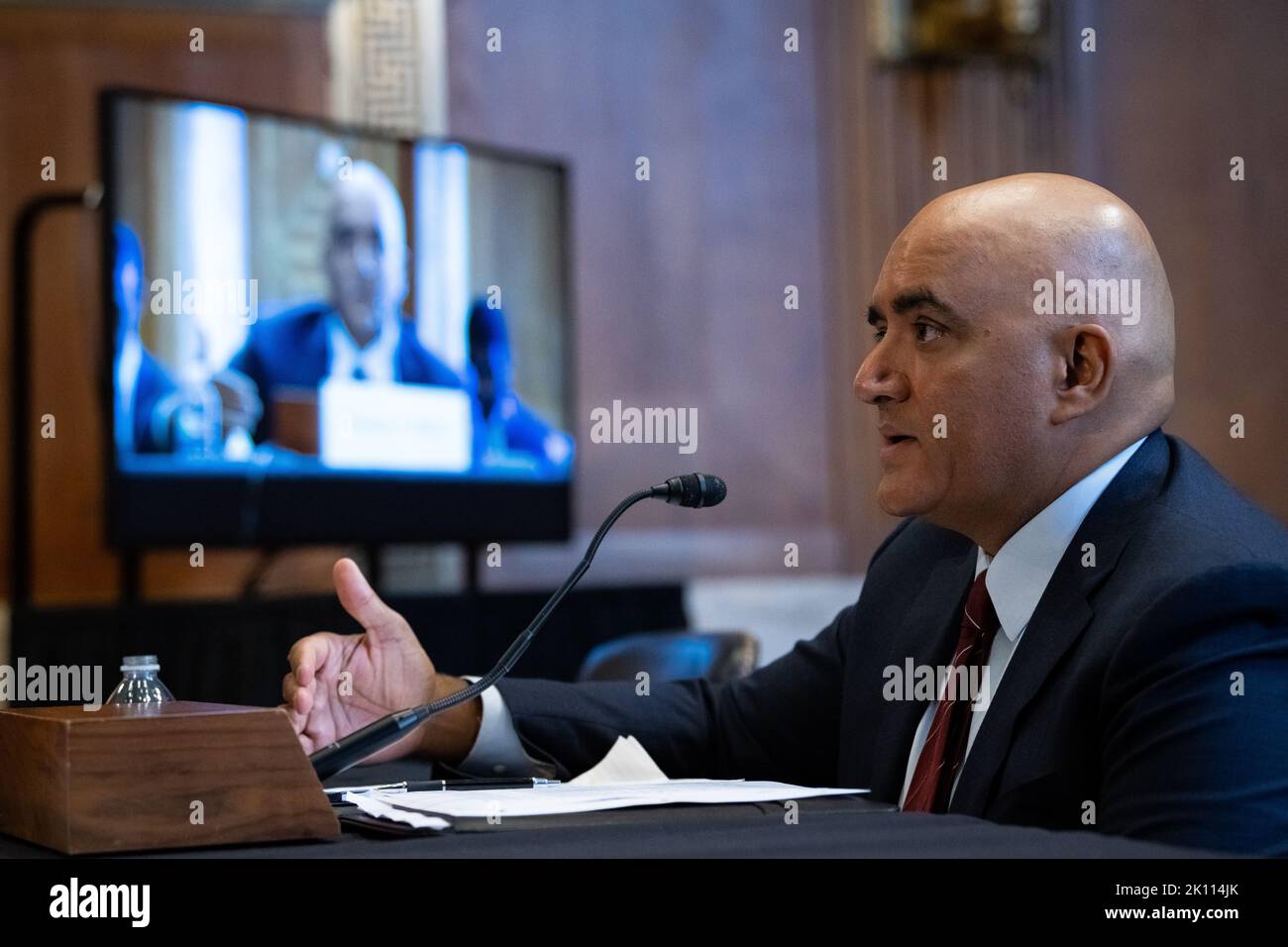 Washington, États-Unis. 14th septembre 2022. Shailen Bhatt, le candidat du président Biden à être administrateur de l'Administration fédérale des autoroutes au ministère des Transports, témoigne lors d'une audience de confirmation du Sénat sur l'environnement et les travaux publics, au Capitole des États-Unis, à Washington, DC, mercredi, 14 septembre, 2022. (Graeme Sloan/Sipa USA) Credit: SIPA USA/Alay Live News Banque D'Images