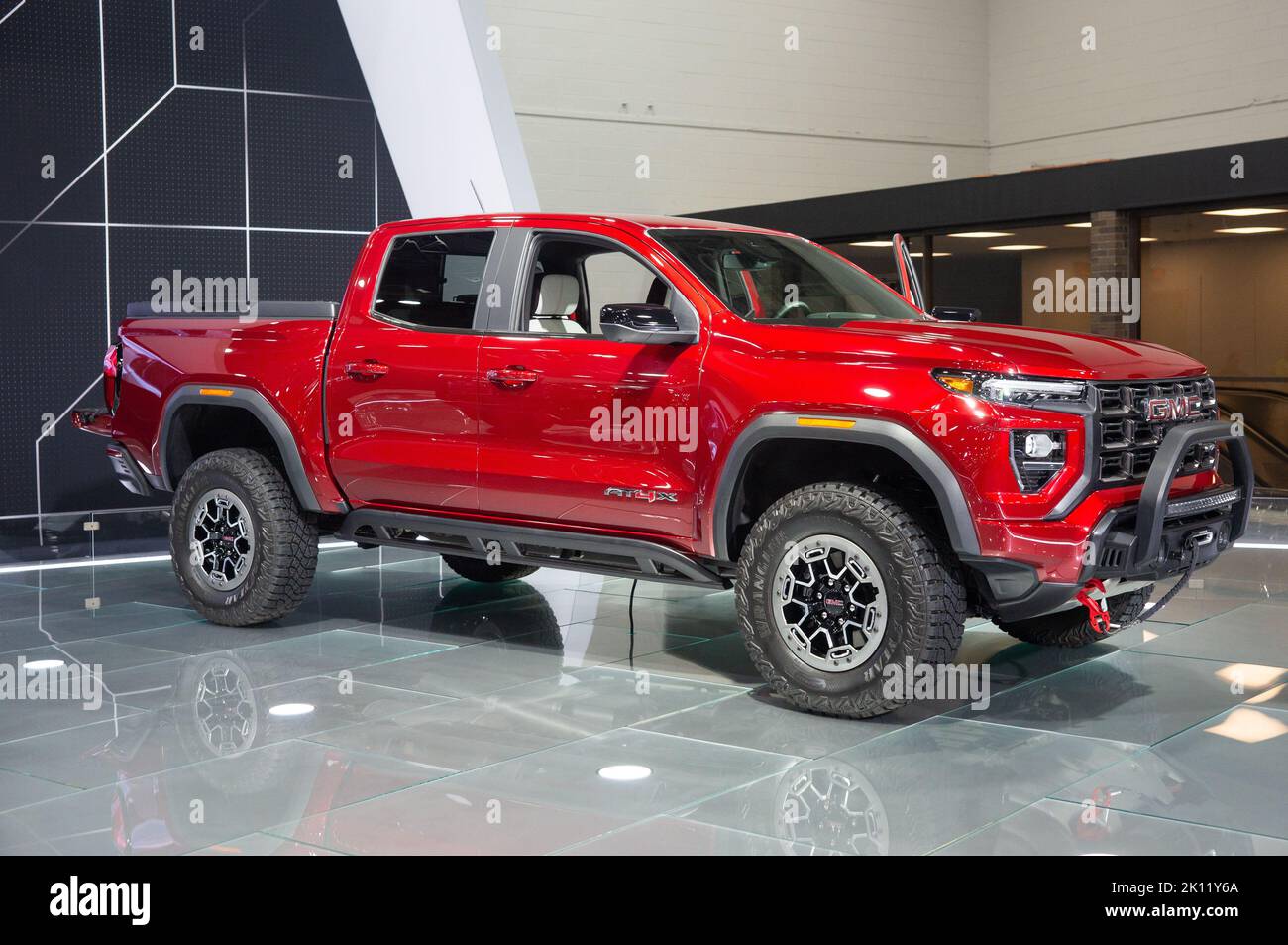 14 août 2022, Detroit, Michigan, États-Unis : le Sierra CANYON 1500 AT4X de GMC brille au salon de l'auto de Detroit 2022 (image de crédit : © Alexis Doty/ZUMA Press Wire) Banque D'Images