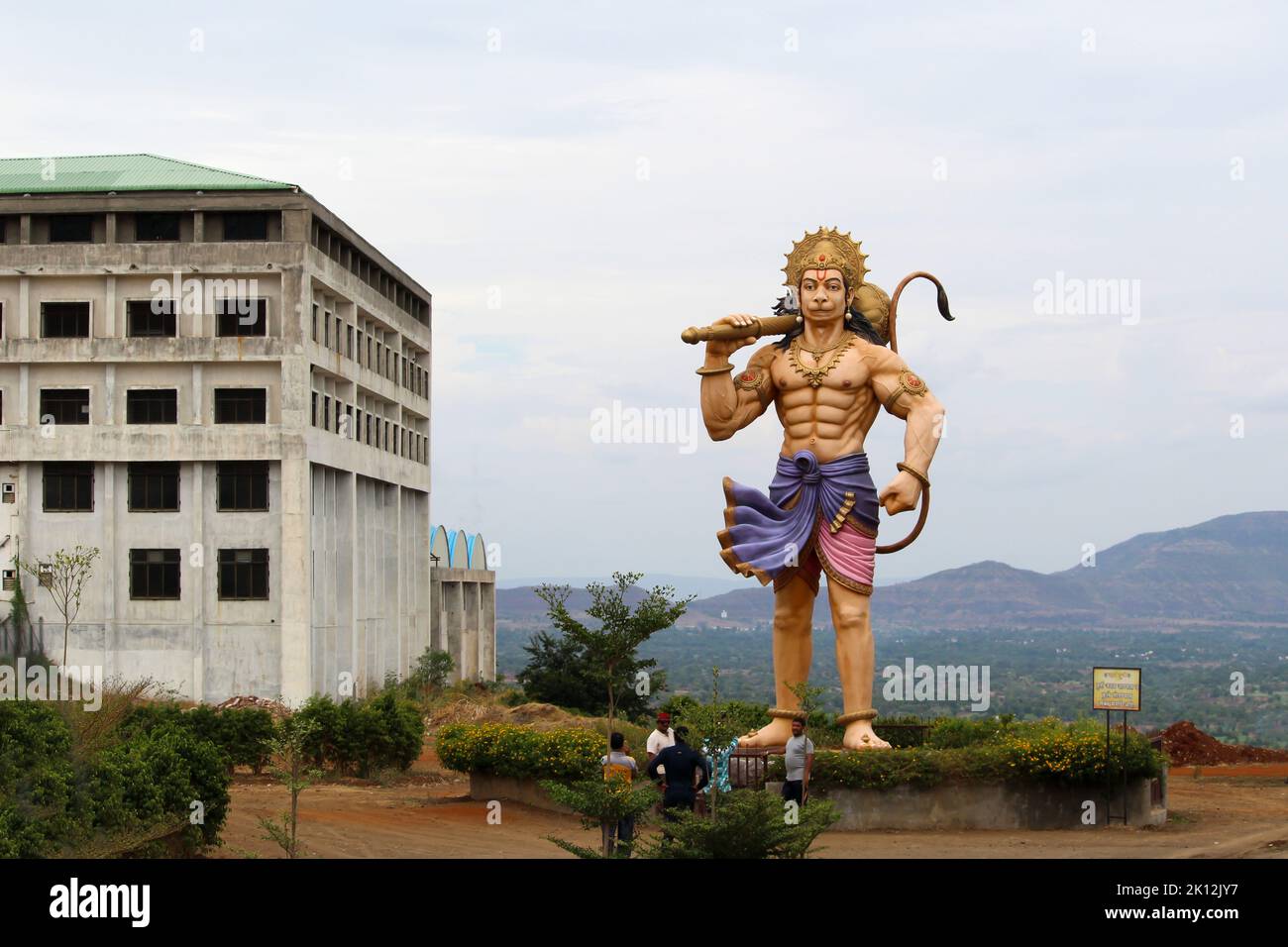 Statue de Lord Hanuman à Samarth Shrushti, Sajjangad Rd, Satara, Maharashtra, Inde Banque D'Images