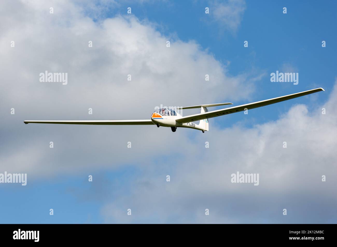 GROB G103 TWIN II planeur à l'aérodrome de Gwernesny, Usk, Monbucshire. Propriété du South Wales Gliding Club Banque D'Images
