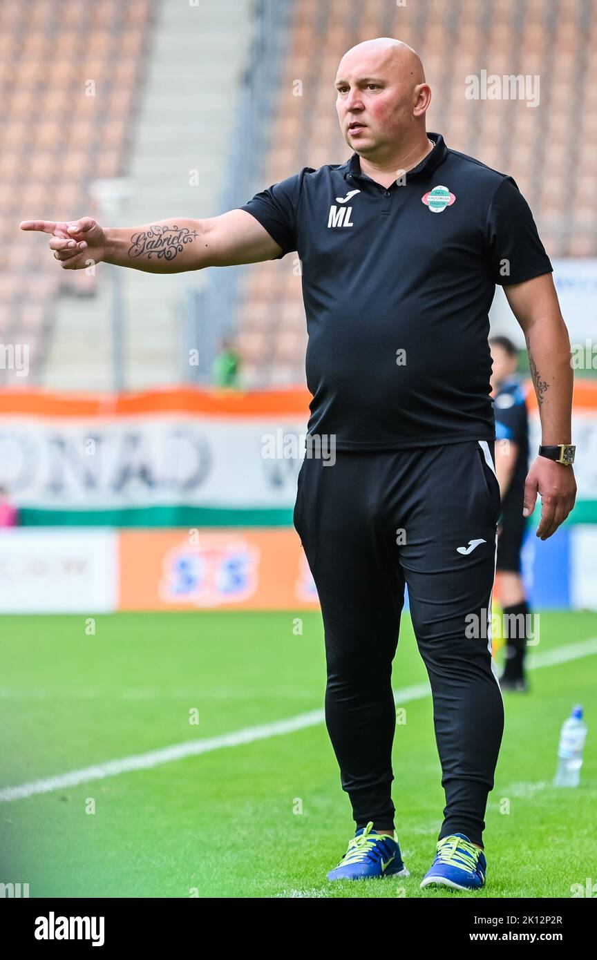 LUBIN, POLOGNE - 22 AOÛT 2022: Match de football PKO Ekstraklasa entre KGHM Zaglebie Lubin vs Radomiak Radom. Mariusz Lewandowski entraîneur-chef o Banque D'Images
