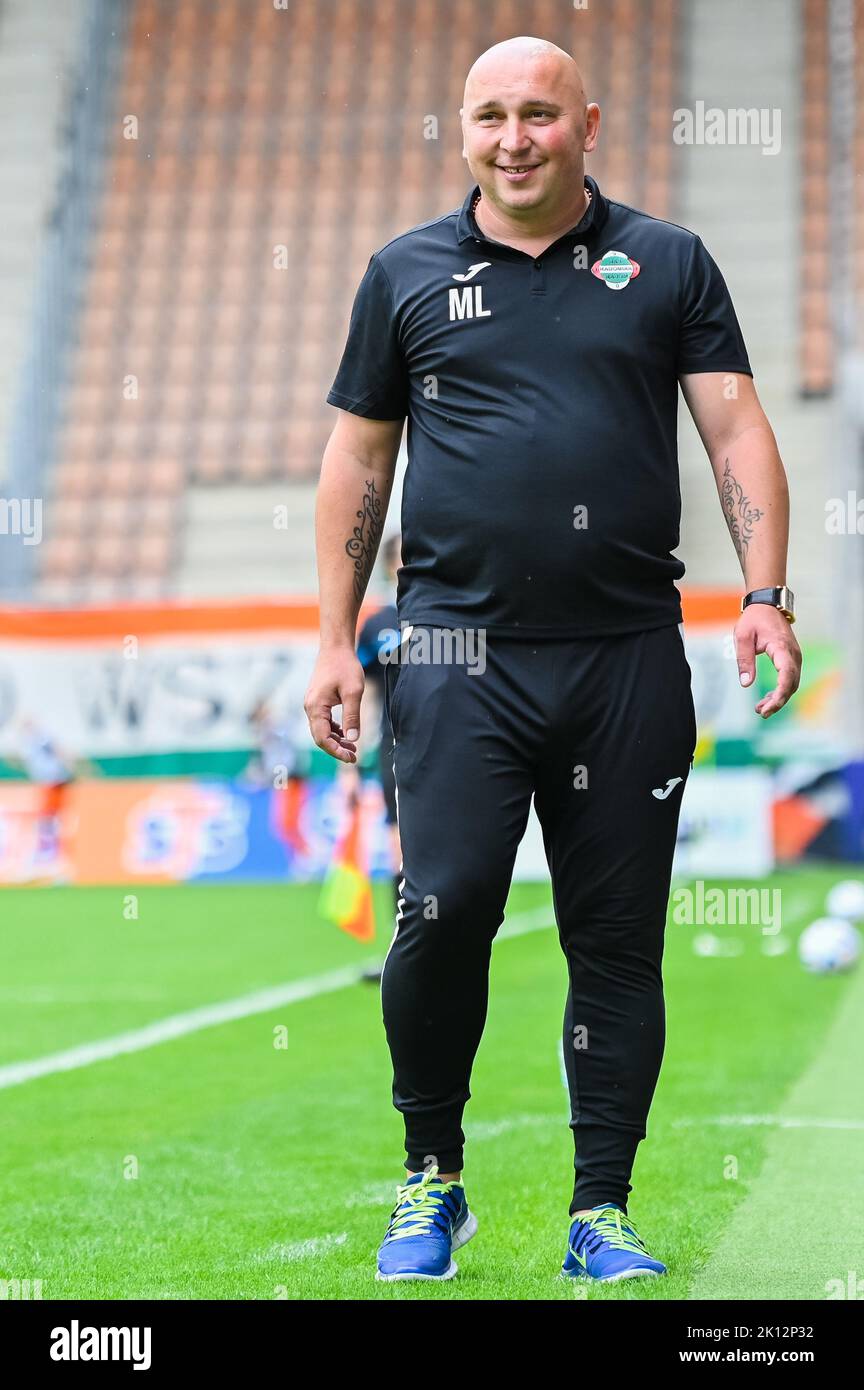 LUBIN, POLOGNE - 22 AOÛT 2022: Match de football PKO Ekstraklasa entre KGHM Zaglebie Lubin vs Radomiak Radom. Mariusz Lewandowski entraîneur-chef o Banque D'Images