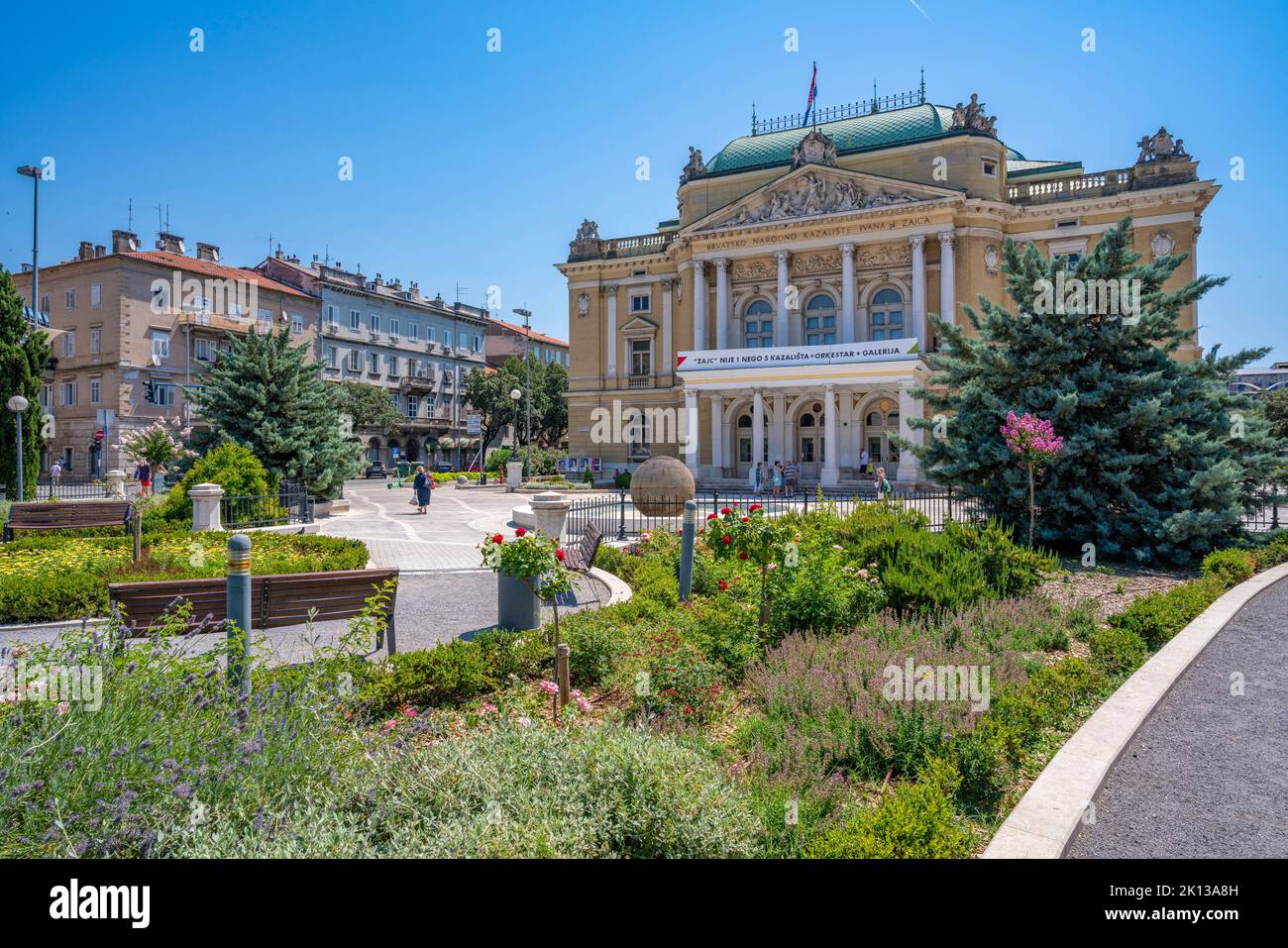 Vue sur le Théâtre et le Théâtre national croate, Rijeka, baie de Kvarner, Croatie, Europe Banque D'Images