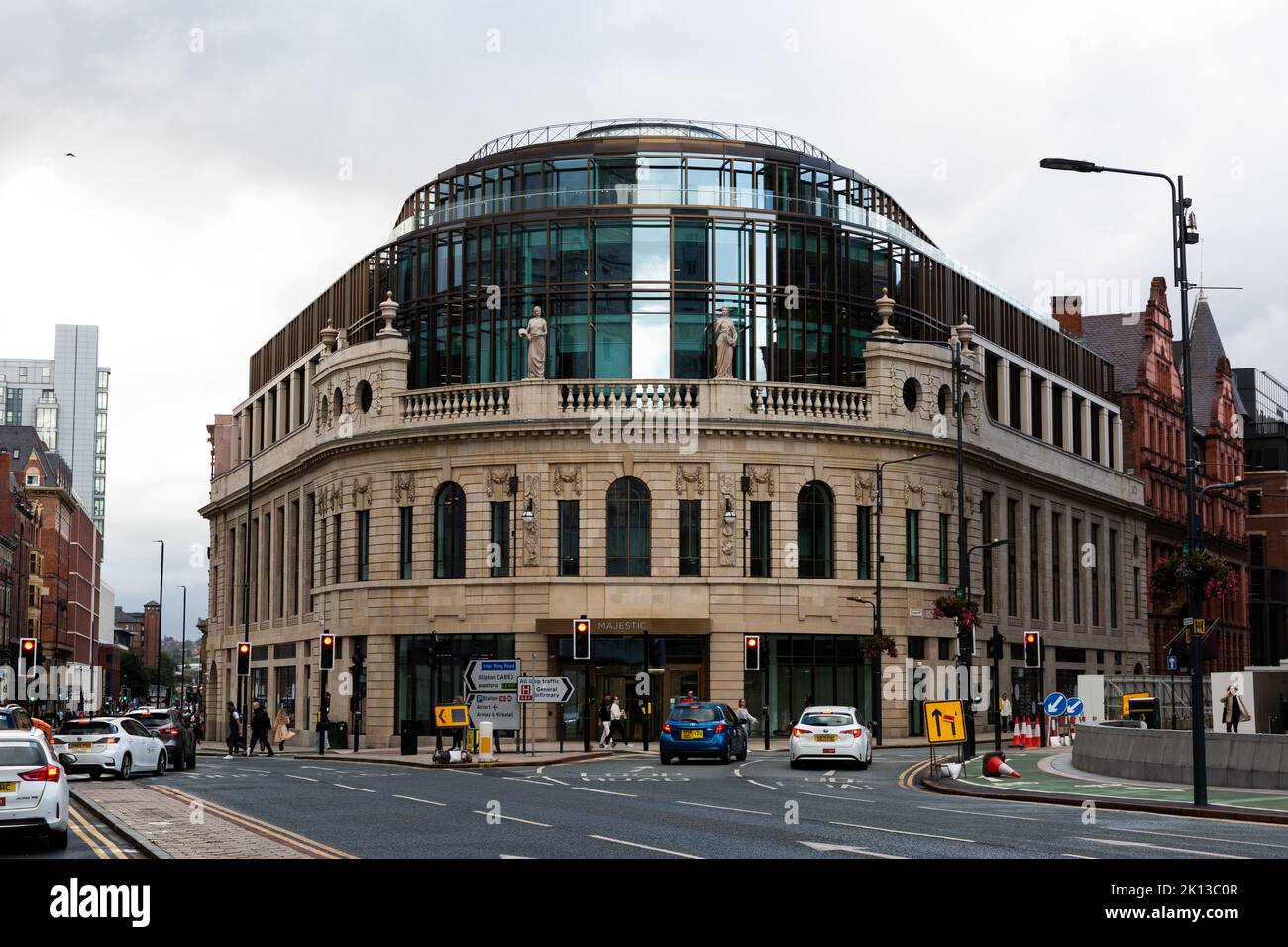 LEEDS, ROYAUME-UNI - 9 SEPTEMBRE 2022. L'extérieur de l'ancien bâtiment Majestic Cinema and Ballroom de City Square, Leeds, qui est maintenant un hôtel Banque D'Images