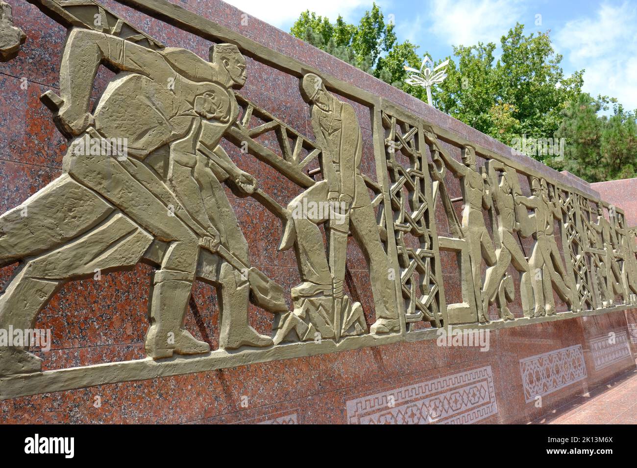 Tachkent Ouzbékistan - le Mémorial du tremblement de terre rend hommage aux victimes du tremblement de terre de 1966 ( 26th avril 1966 ) qui a détruit de grandes parties de Tachkent Banque D'Images