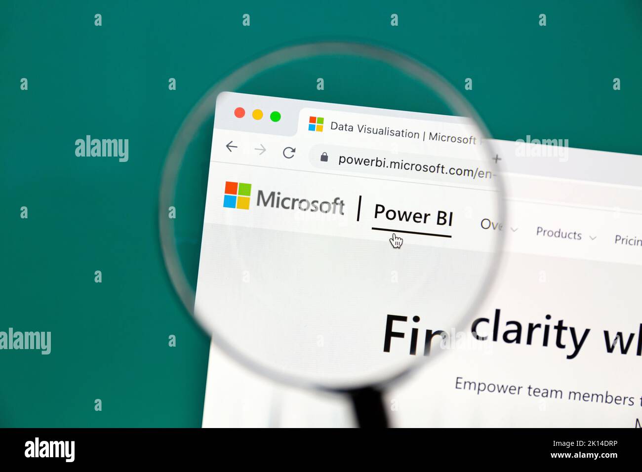 Ostersund, Suède - 25 juin 2022 : site Web de Microsoft Power BI. Microsoft Power BI est un logiciel interactif de visualisation de données développé par M Banque D'Images