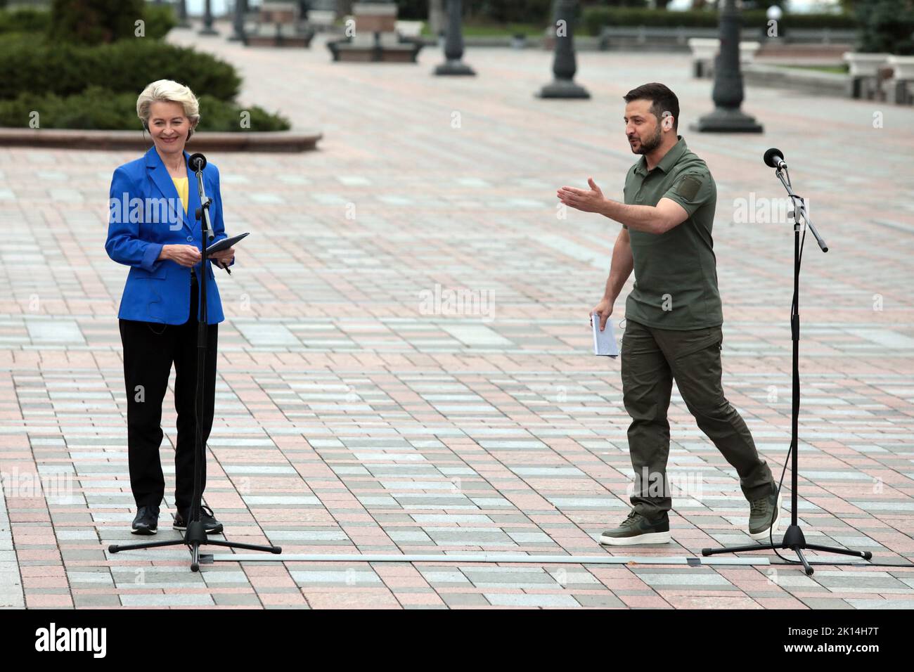 KIEV, UKRAINE - le 15 SEPTEMBRE 2022 - Ursula von der Leyen, présidente de la Commission européenne, et Volodymyr Zelenskyy (de gauche à droite) f Banque D'Images