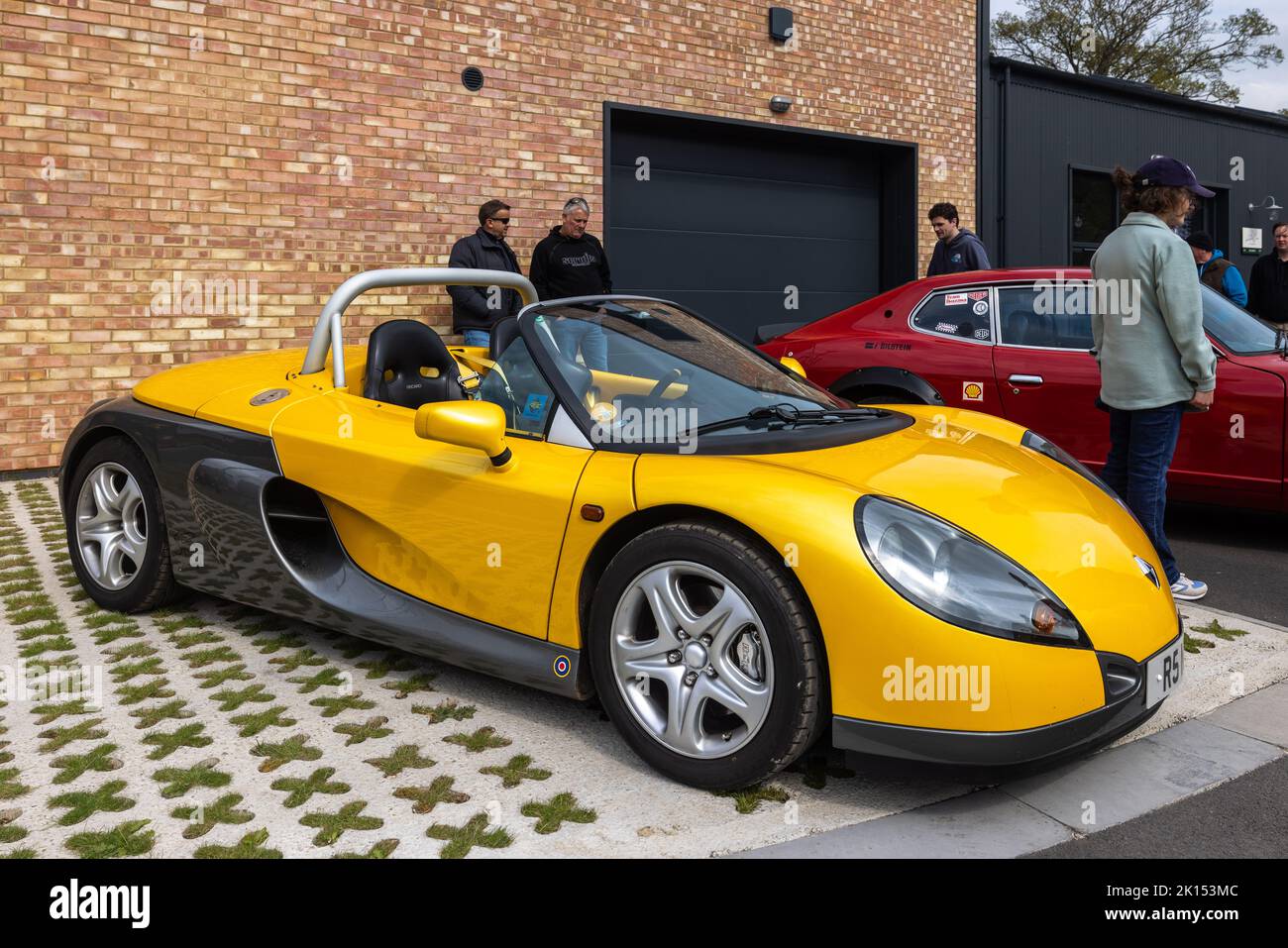 1998 Renault Sport Spider 'R5 NGA' exposé au Scramble d'avril qui s'est tenu au Bicester Heritage Centre le 23rd avril 2022 Banque D'Images