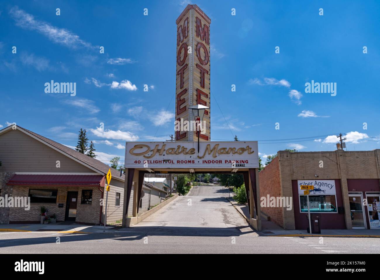 Shelby, Montana - 2 juillet 2022 : panneau pour le Motel O'Haire Manor dans le centre-ville Banque D'Images