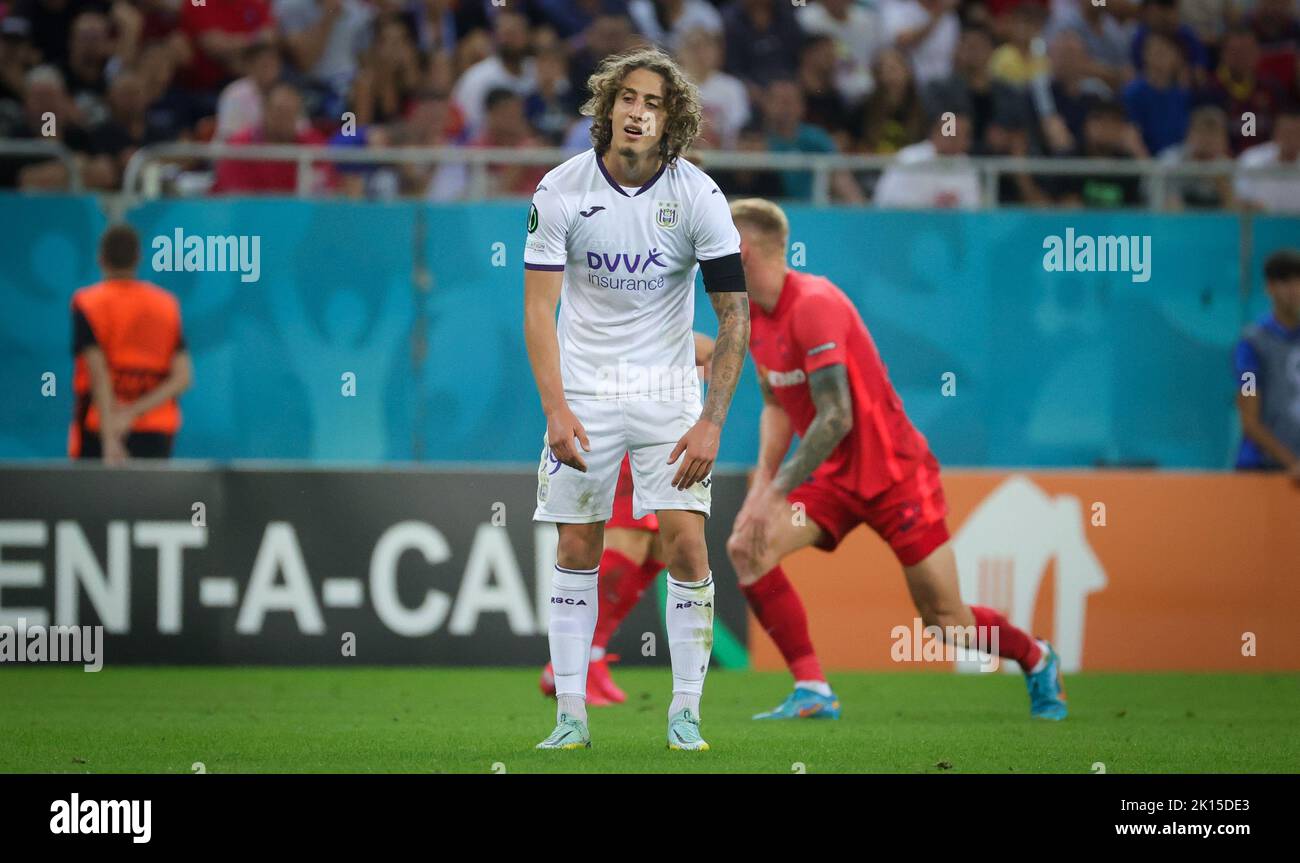 Fabio Silva d'Anderlecht a l'air abattu lors d'un match de football entre le Club Fotbal roumain FCSB et le RSC belge Anderlecht, le jeudi 15 septembre 2022 à Bucarest, Roumanie, le deuxième jour de la phase de groupe de la Ligue de conférence de l'UEFA. BELGA PHOTO VIRGINIE LEFOUR Banque D'Images