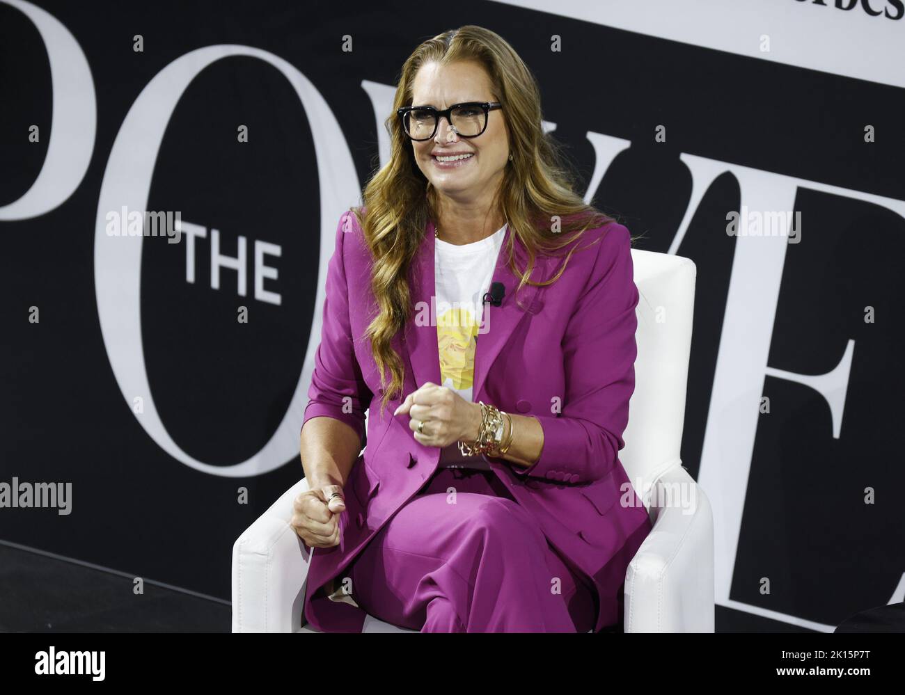 New York, États-Unis. 15th septembre 2022. Brooke Shields, actrice, mannequin, auteure et entrepreneur est interviewé par Randall Lane, chef de contenu, Forbes, au Sommet des femmes du pouvoir de Forbes, jeudi, 15 septembre à Jazz au Lincoln Center à New York. Photo de John Angelillo/UPI crédit: UPI/Alay Live News Banque D'Images