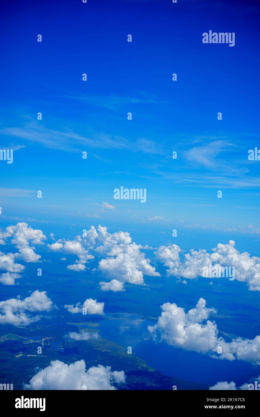 Photo aérienne des nuages vus de l'avion Banque D'Images