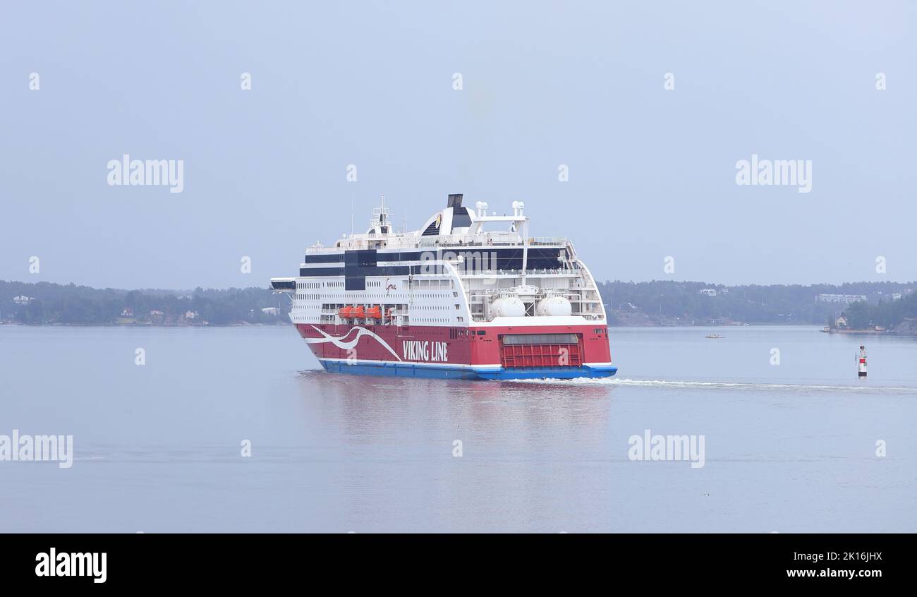 Vaxholm, Suède - 21 août 2022 : le Cruiseferry Viking Grace sur la route de Turku en Finlande. Banque D'Images