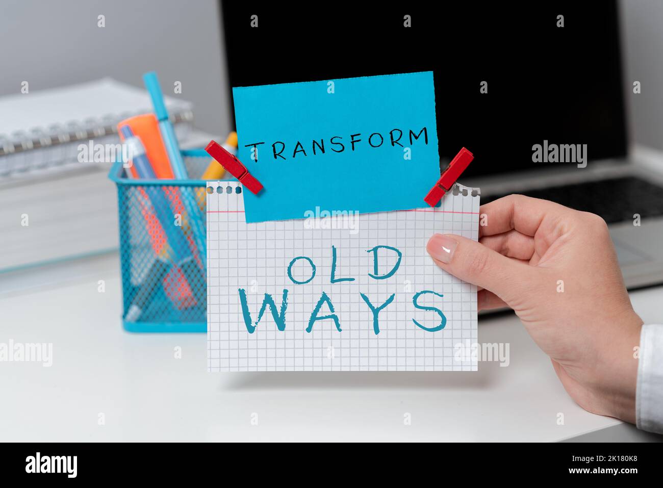 Légende conceptuelle Hope Survivor Fight. Vitrine de l'entreprise remplacer l'informatique par de nouvelles méthodes alternatives nouvelle solution Banque D'Images