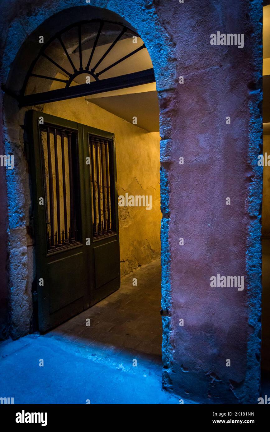 Traboule - un passage dans un vieux bâtiment, Lyon, France Banque D'Images
