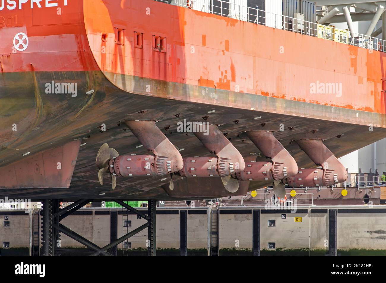 Rotterdam, pays-Bas, 12 septembre 2022 : stern d'un grand navire de travail à quatre vis, amarré au port de la princesse Alexia Banque D'Images