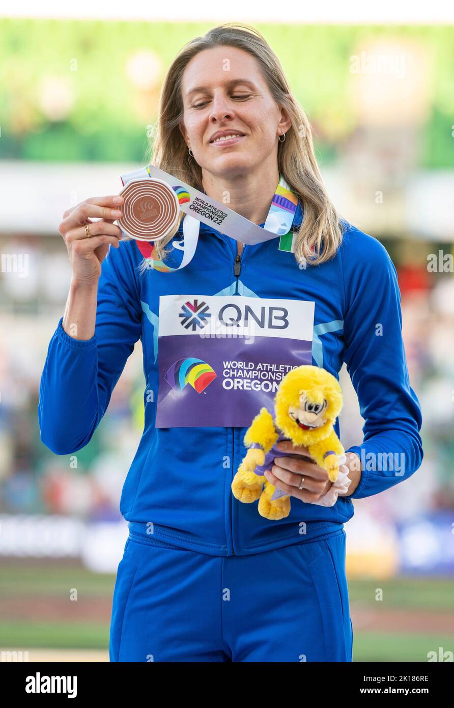 Elena Vallortigara, de l’Italie, remise de la médaille de bronze pour le saut en hauteur des femmes aux Championnats du monde d’athlétisme, Hayward Field, Eugene, Oregon, États-Unis Banque D'Images