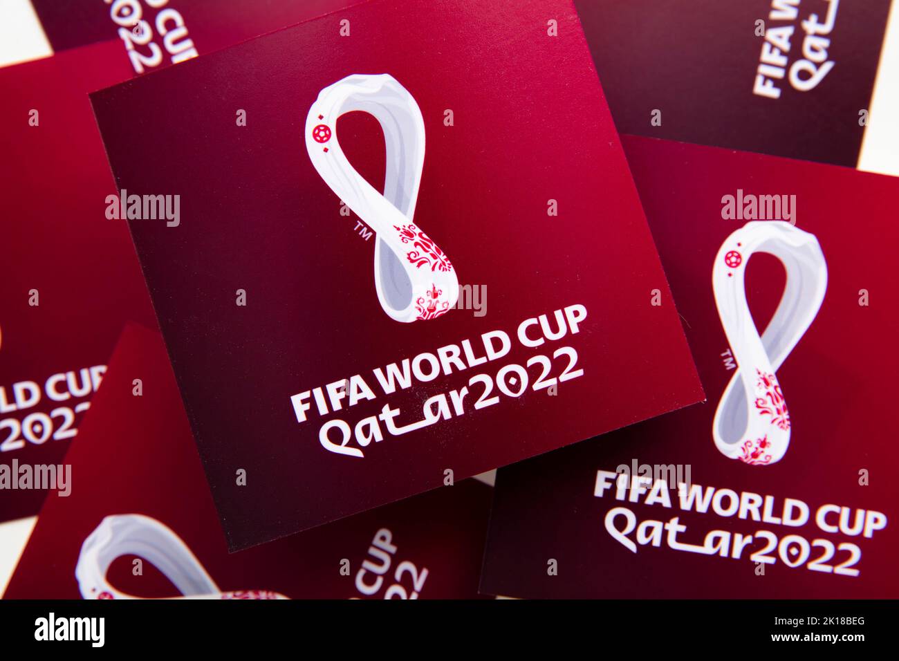 LONDRES, Royaume-Uni - septembre 2022 : logo officiel de la coupe du monde 2022 qui se tient au Qatar Banque D'Images