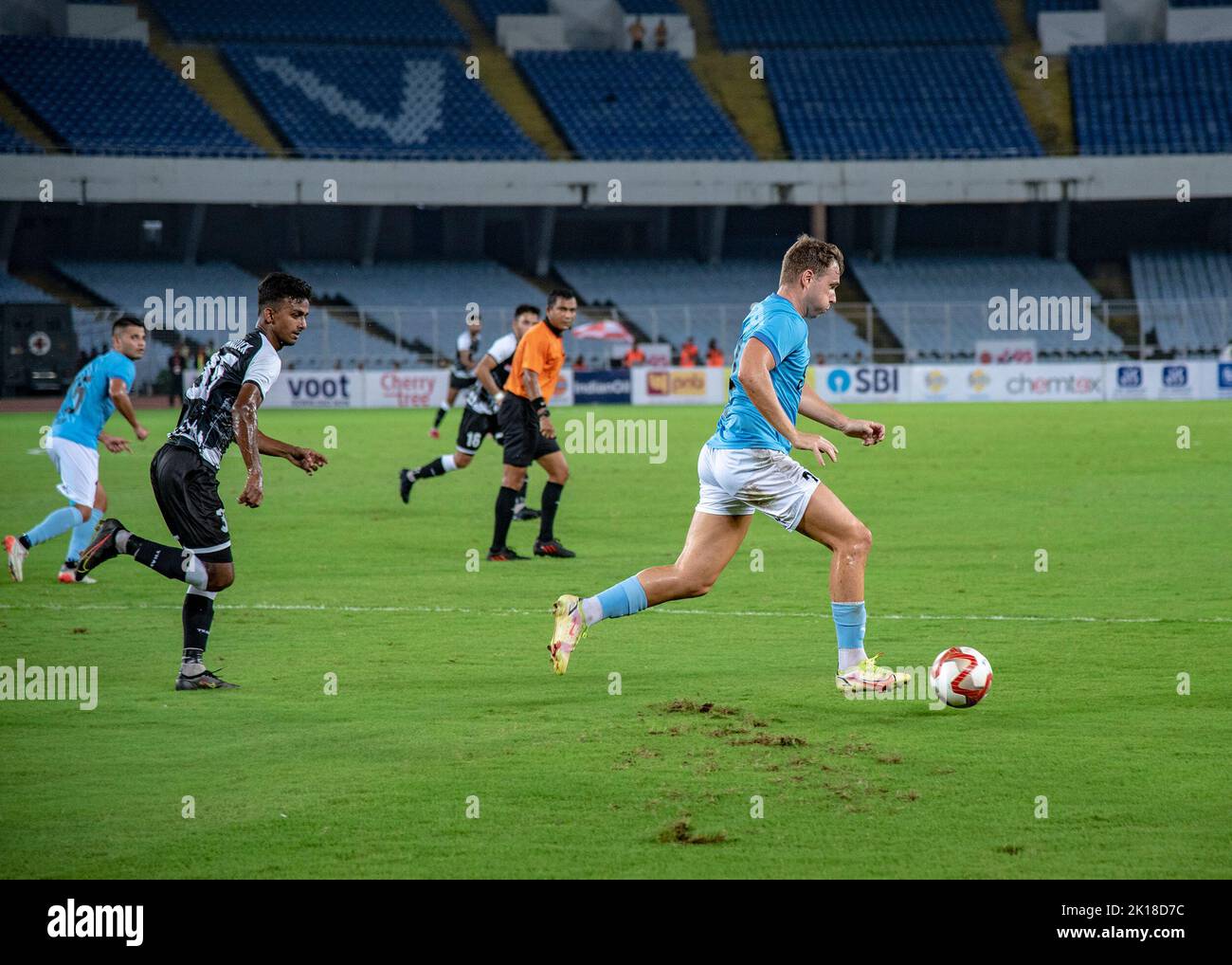 Kolkata, Inde. 14th septembre 2022. Différents moments de 1st demi-finale de 131st Indian Oil Durand Cup 2022 à Kolkata à VYBK (Vivekananda Yuva Bharati Krirangan/Salt Lake Stadium) entre Mumbai City FC (MCFC) et Mohammad Sporting (MDSP). Mumbai City FC (MCFC) bat les géants locaux Mohammad Sporting (MDSP) par 1-0 de marge par le but de dernière minute de Bipin Singh (Jersey no-29). (Photo par Amlan Biswas/Pacific Press/Sipa USA) crédit: SIPA USA/Alay Live News Banque D'Images