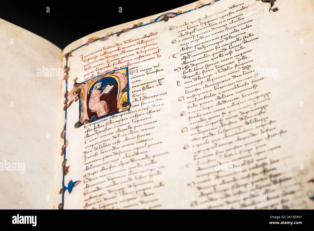 FLORENCE, ITALIE - vers juillet 2021.Feuille de manuscrit antique de Dante Divine Comedy, 16th siècle copie. Banque D'Images