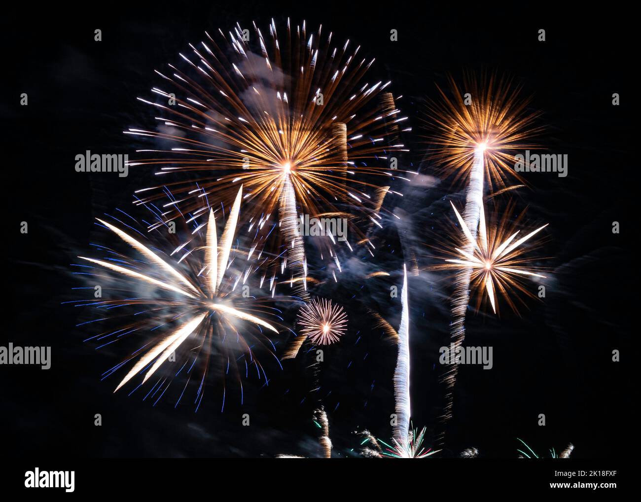 Feu d'artifice au-dessus du Plymouth Sound à Devon, Royaume-Uni Banque D'Images