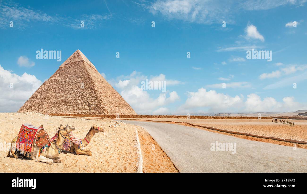 Une vue sur la pyramide de Chephren, Giza, Egypte. Banque D'Images