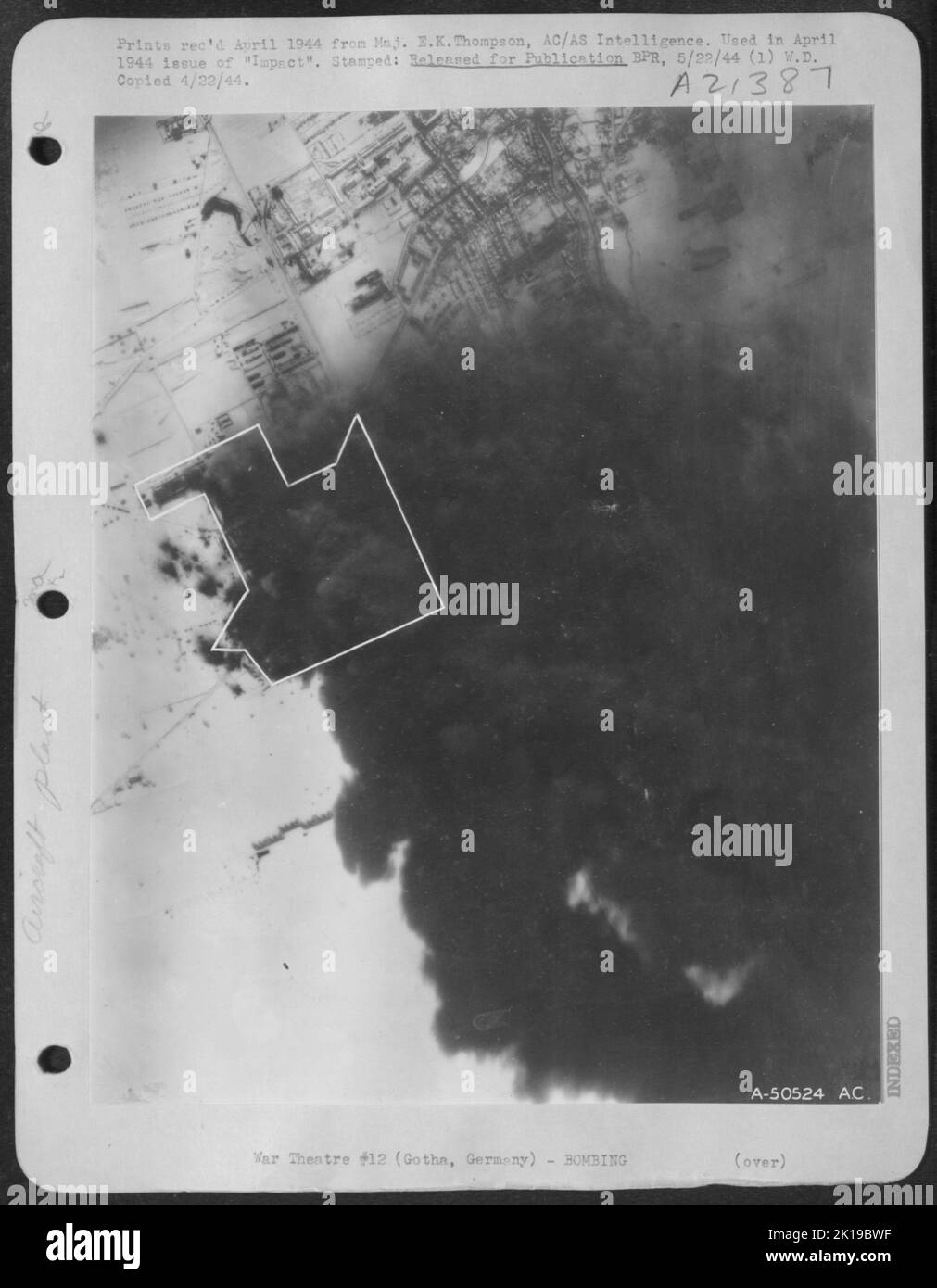 La panne de courant à Gotha, en Allemagne, survient un moment plus tard, alors que l'usine DE composants ME-110 est aplatie. Banque D'Images
