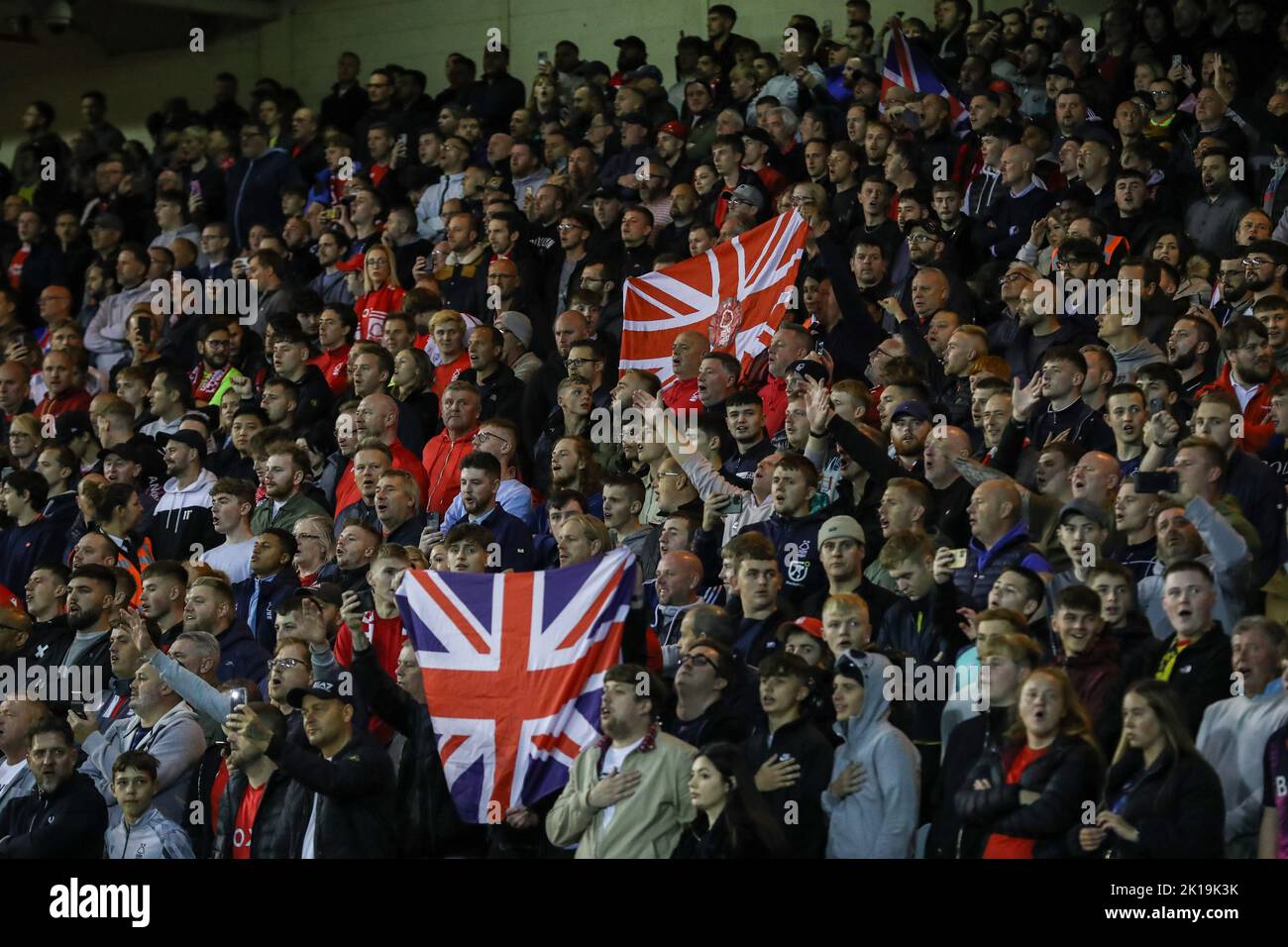 Nottingham Forest chante "God Save the King" lors du match Premier League Nottingham Forest vs Fulham à City Ground, Nottingham, Royaume-Uni, 16th septembre 2022 (photo de Gareth Evans/News Images) Banque D'Images